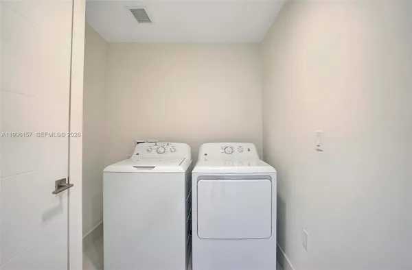 $5,500 | 301 Altara Avenue, Unit 617, Coral Gables, FL 33146