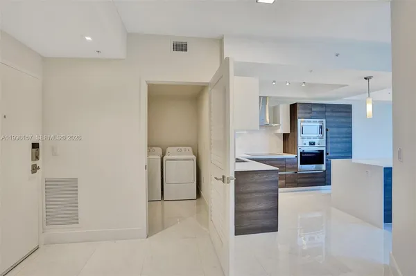 $5,500 | 301 Altara Avenue, Unit 617, Coral Gables, FL 33146