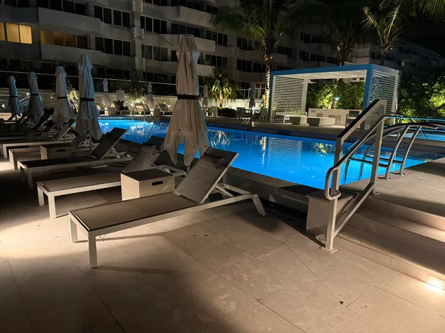 $1,295,000 | 2773 South Ocean Boulevard, Unit 2050, Palm Beach, FL 33480