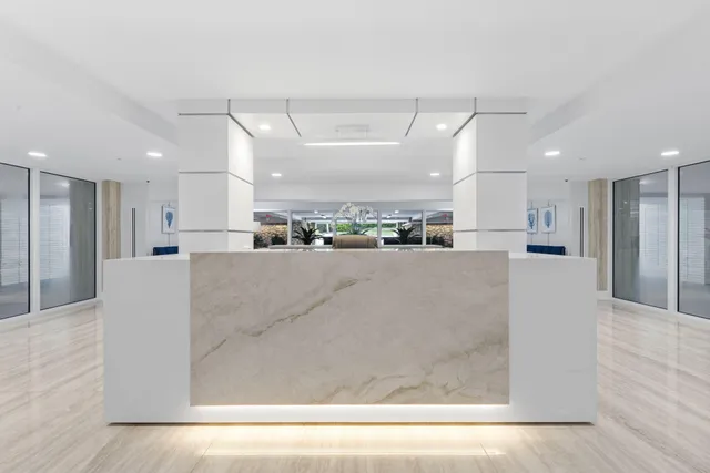 $1,295,000 | 2773 South Ocean Boulevard, Unit 2050, Palm Beach, FL 33480