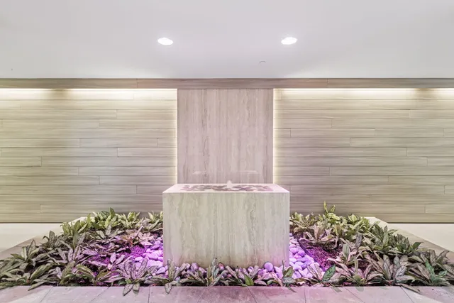 $1,295,000 | 2773 South Ocean Boulevard, Unit 2050, Palm Beach, FL 33480