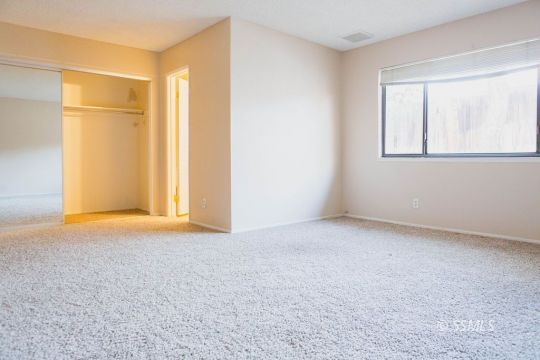 543 South Warner Street Ridgecrest, CA 93555 - Photo 17 of 27 a view of empty room with window
