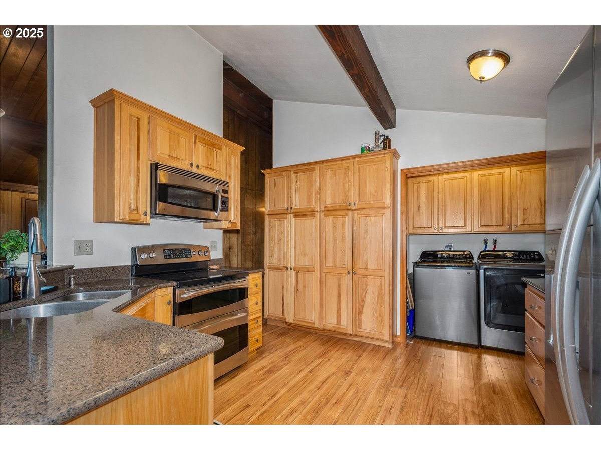 15895 South Hattan Road Oregon City, OR 97045 - Photo 11 of 43