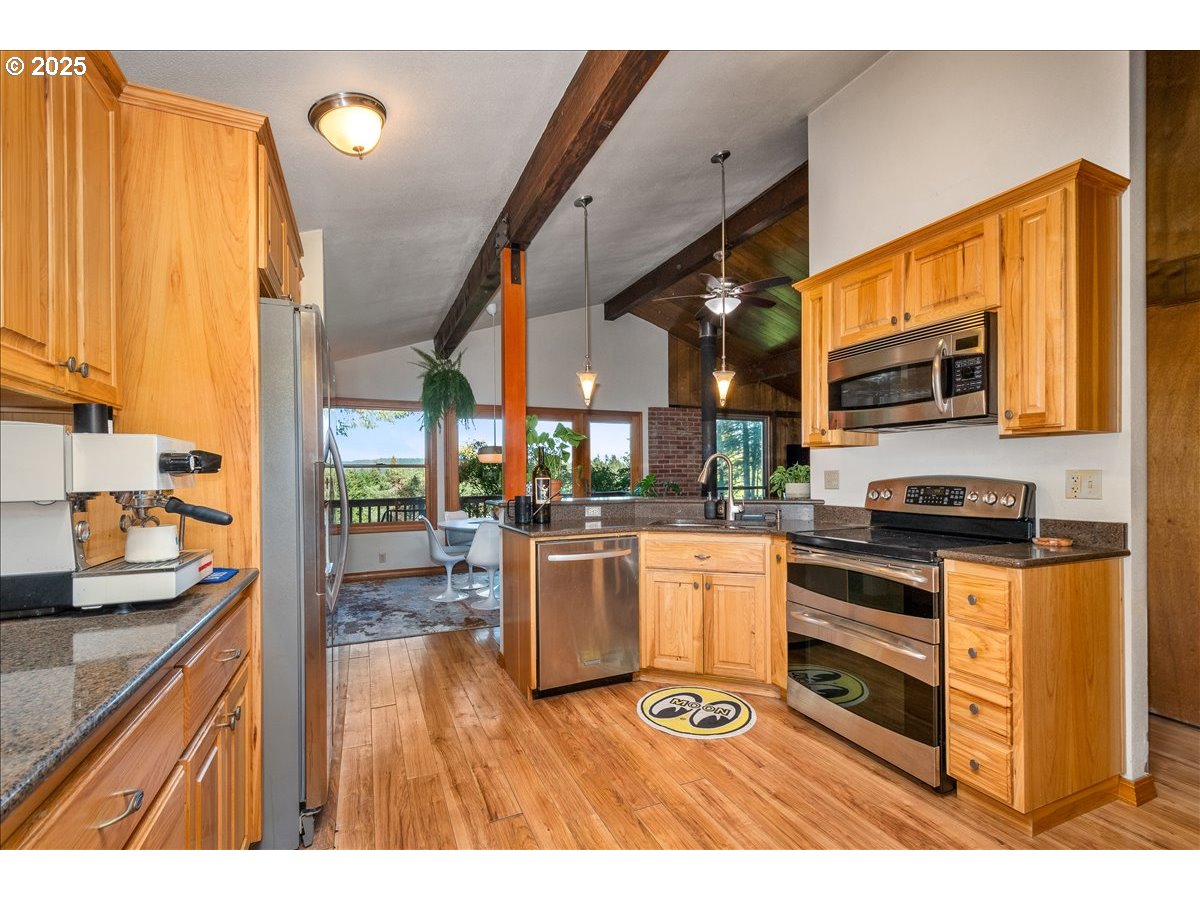 15895 South Hattan Road Oregon City, OR 97045 - Photo 12 of 43