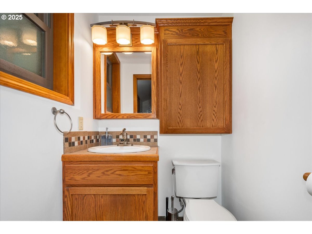 15895 South Hattan Road Oregon City, OR 97045 - Photo 16 of 43