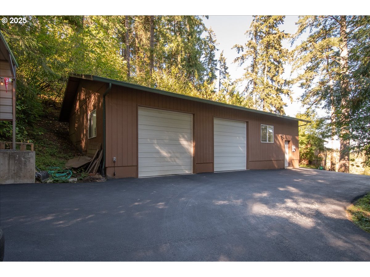 15895 South Hattan Road Oregon City, OR 97045 - Photo 34 of 43