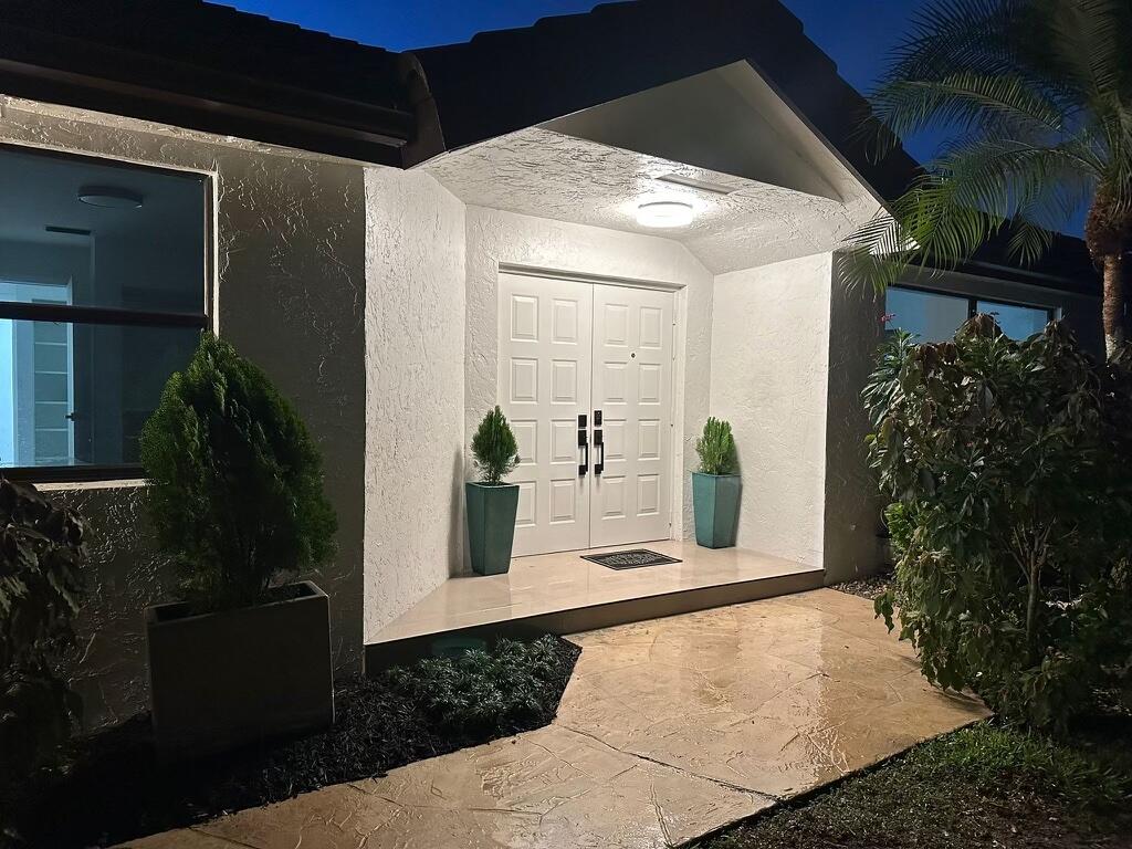 11294 Cloverleaf Circle Boca Raton, FL 33428 - Photo 3 of 81 entry 02