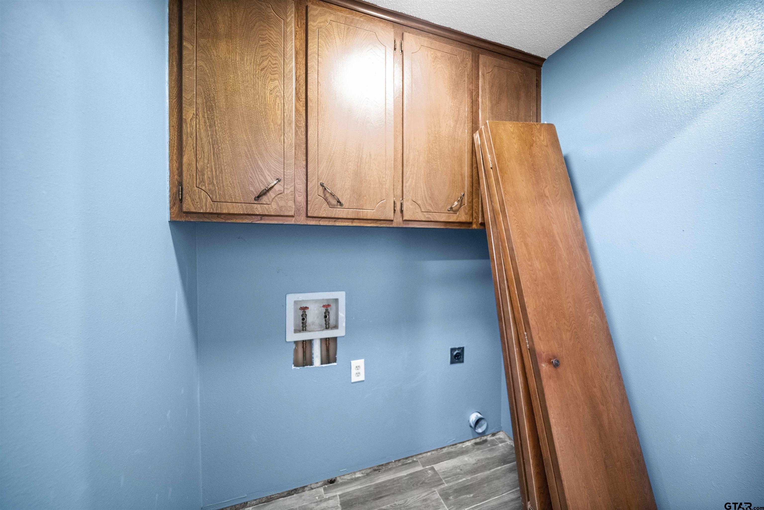 13518 Larry Lane Tyler, TX 75709 - Photo 23 of 28 a view of a closet area