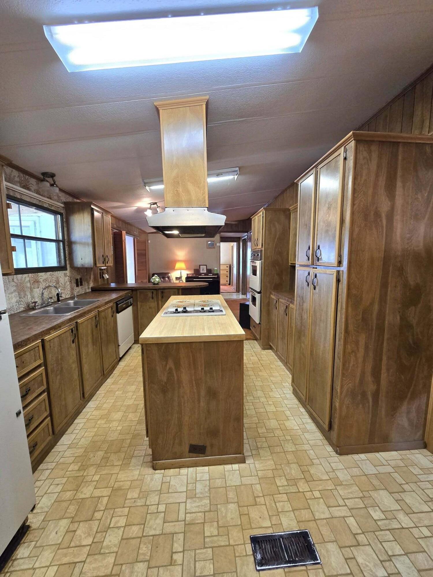 8510 Lodge Highway Lodge, SC 29082 - Photo 20 of 50 654218355_10226309044587107_194427496137
