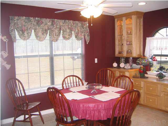 1475 Tedder Road Century, FL 32535 - Photo 17 of 24 BREAKFAST AREA