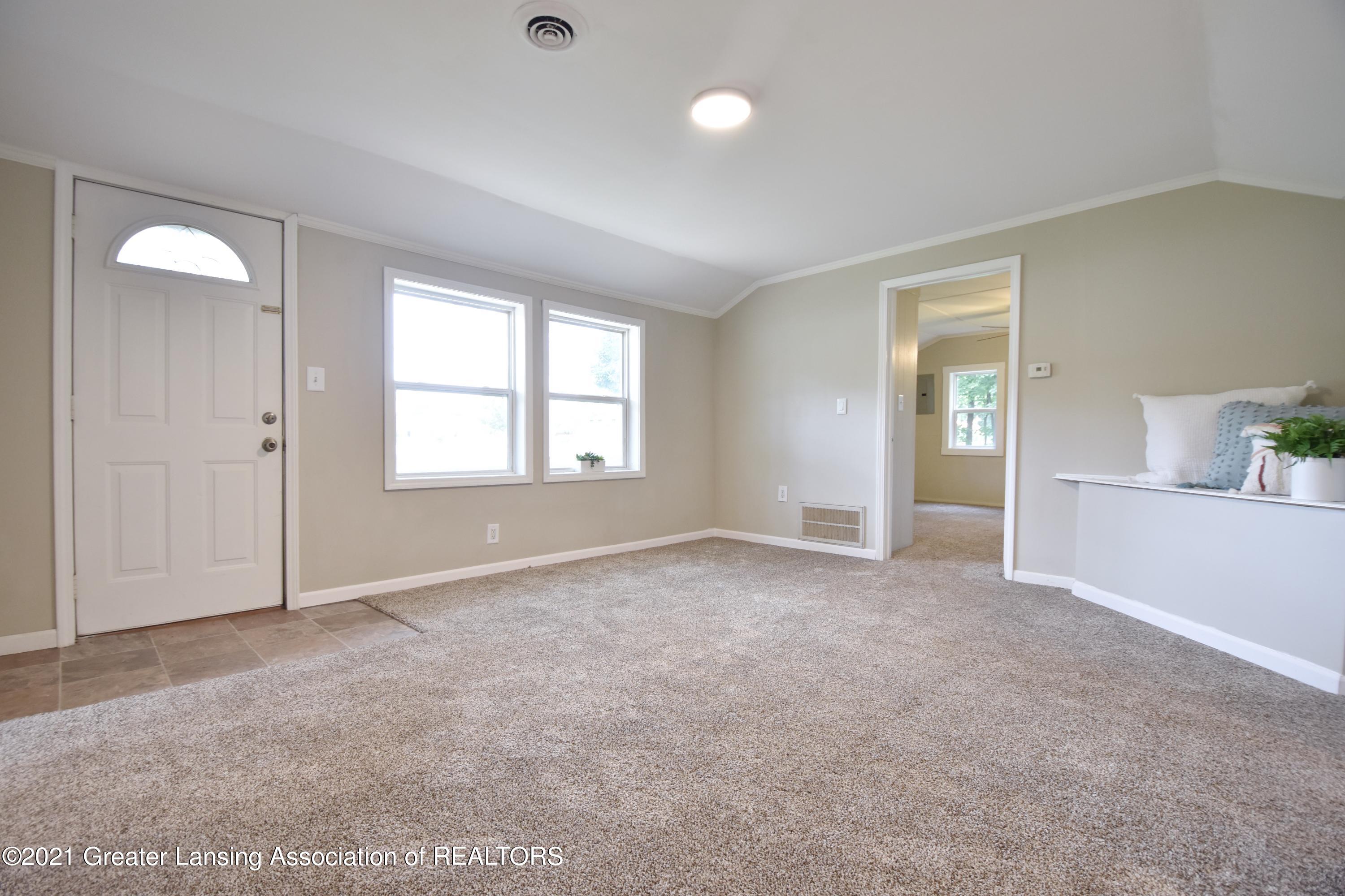 1861 North Aurelius Road Holt, MI 48842 - Photo 4 of 17 10