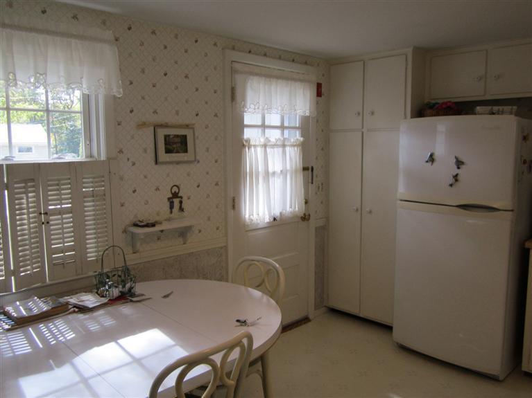 18 Birchill Road Centerville, MA 02632 - Photo 9 of 18 a workspace with furniture and window