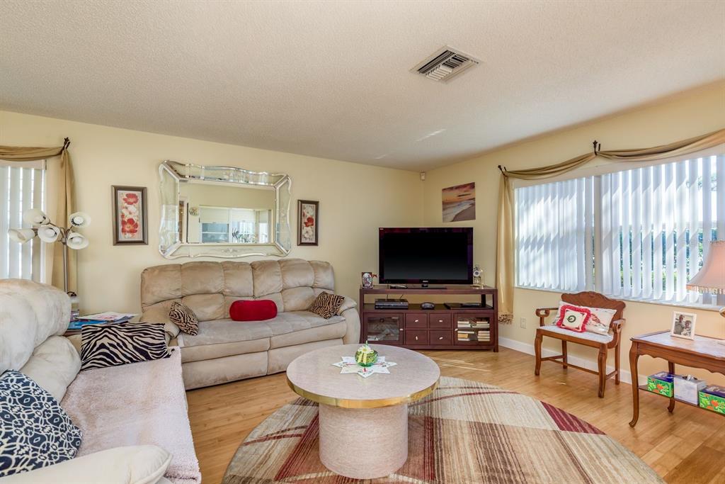 3413 Rochelle Court Clearwater, FL 33761 - Photo 7 of 29