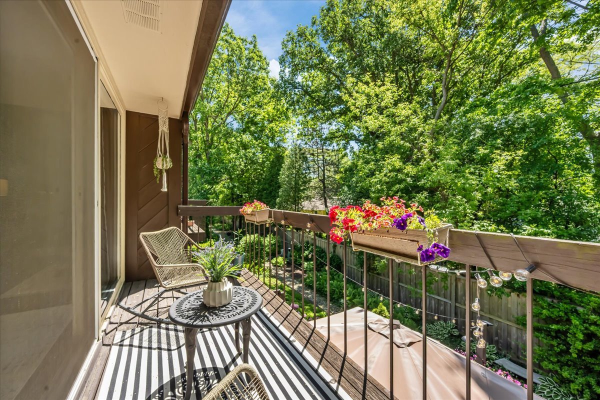 1569 Winnetka Road Glenview, IL 60025 - Photo 12 of 21
