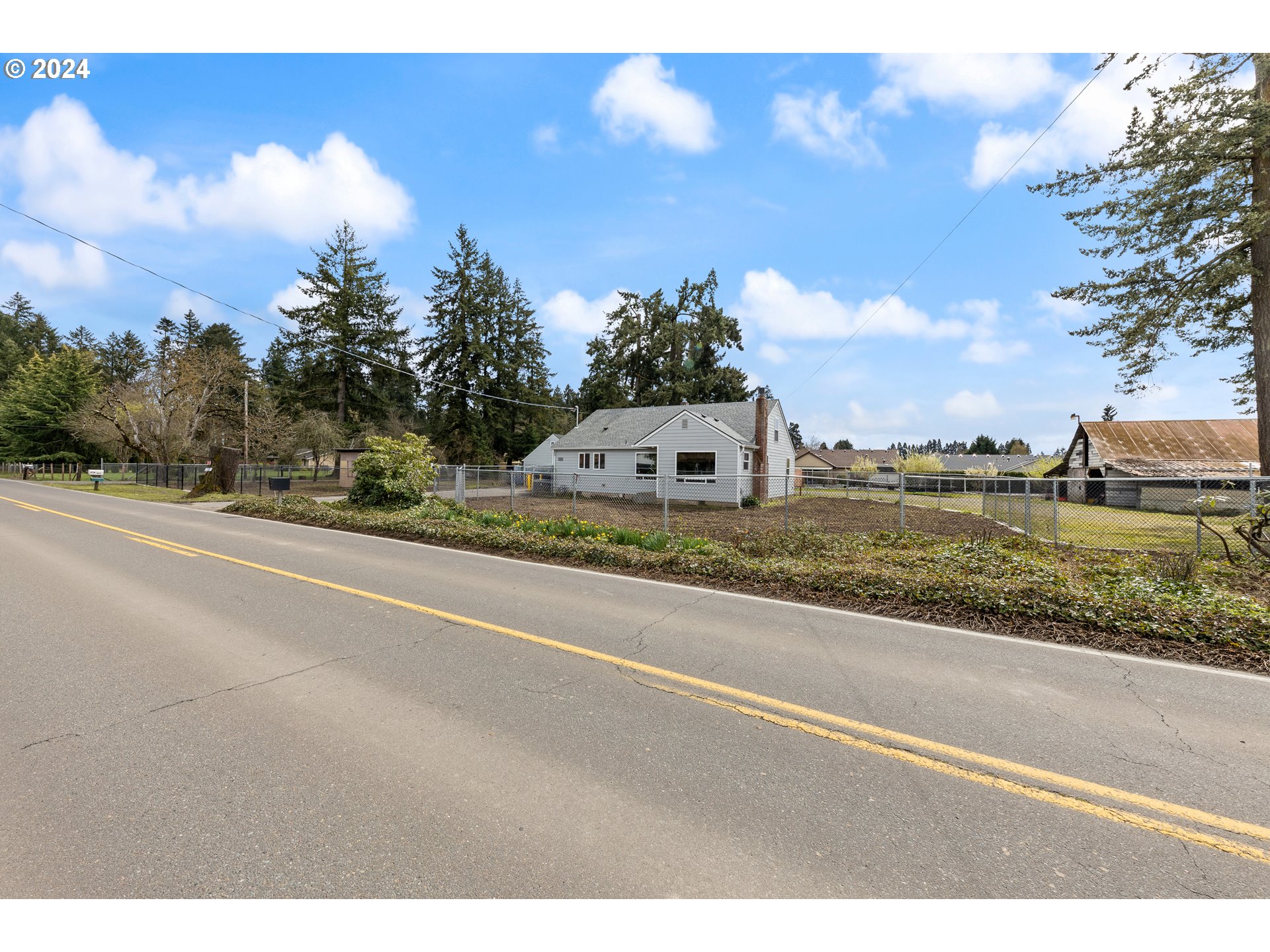 1620 Clear Lake Road Northeast Keizer, OR 97303 - Photo 2 of 45 Gallery Image 2