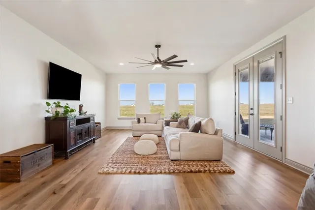 $1,100,000 | 700 Willow Moon Ranch, Crawford, TX 76638