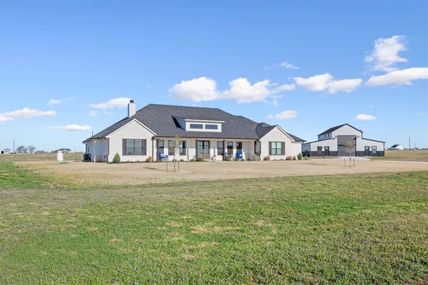 $1,100,000 | 700 Willow Moon Ranch, Crawford, TX 76638