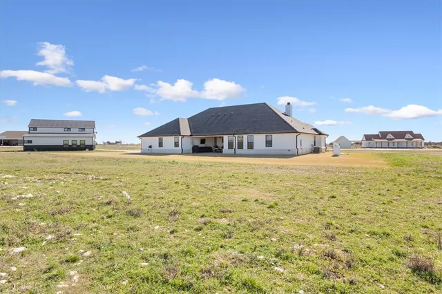 $1,100,000 | 700 Willow Moon Ranch, Crawford, TX 76638
