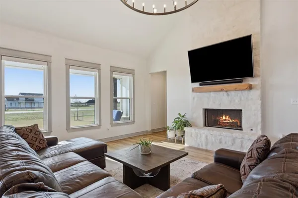 $1,100,000 | 700 Willow Moon Ranch, Crawford, TX 76638