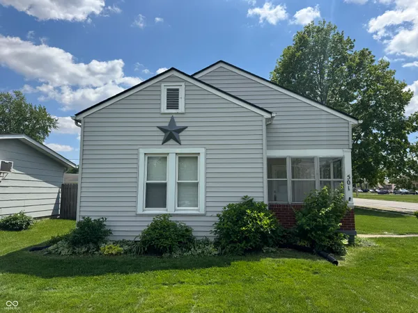 $1,395 | 501 East Main Street, Greenwood, IN 46143