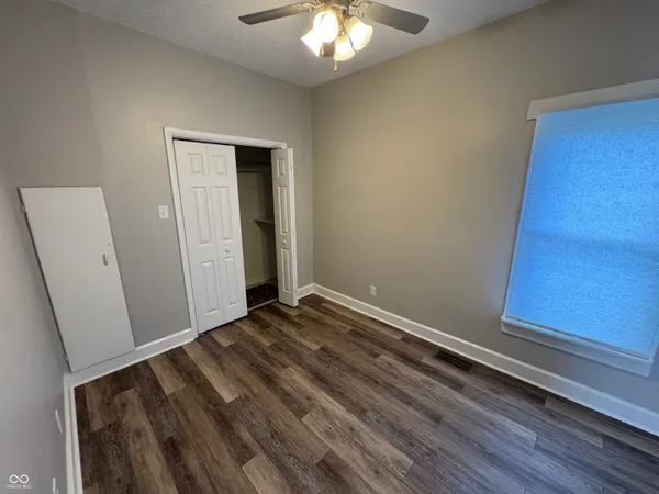 $1,395 | 501 East Main Street, Greenwood, IN 46143