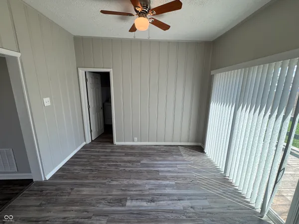 $1,395 | 501 East Main Street, Greenwood, IN 46143