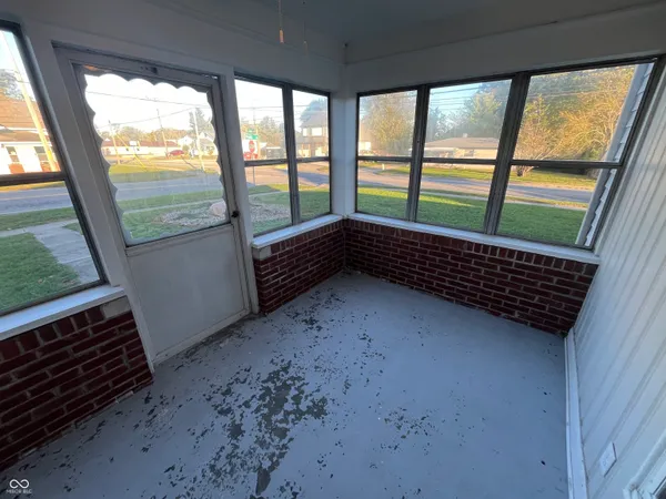 $1,395 | 501 East Main Street, Greenwood, IN 46143