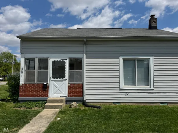 $1,395 | 501 East Main Street, Greenwood, IN 46143