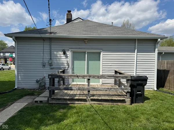 $1,395 | 501 East Main Street, Greenwood, IN 46143