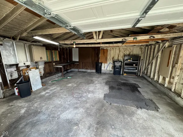 $1,395 | 501 East Main Street, Greenwood, IN 46143