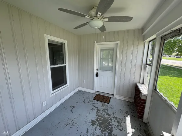 $1,395 | 501 East Main Street, Greenwood, IN 46143