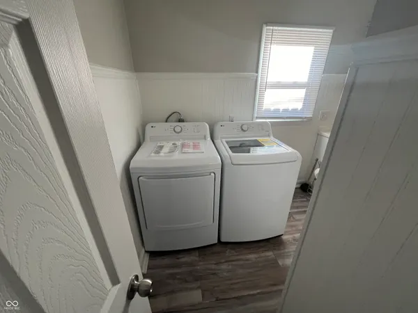 $1,395 | 501 East Main Street, Greenwood, IN 46143