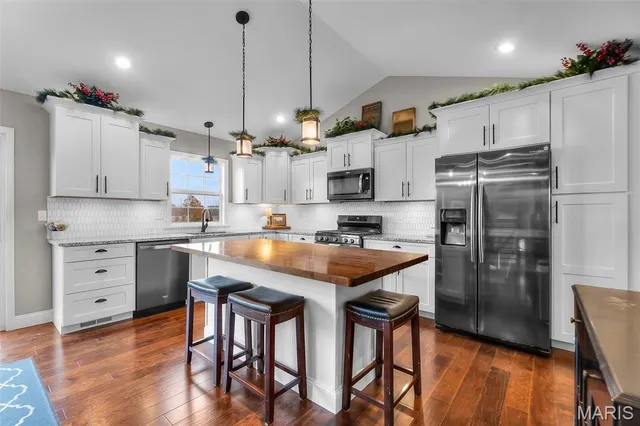 $549,000 | 2864 Clear Spring Place, Jackson, MO 63755