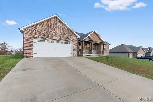 $549,000 | 2864 Clear Spring Place, Jackson, MO 63755