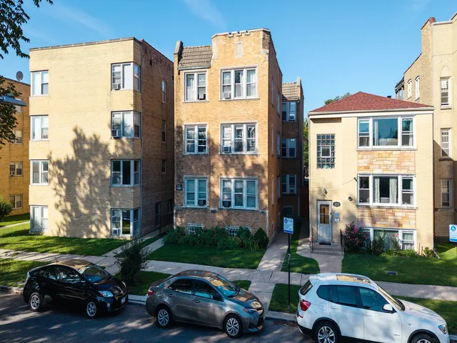 $840,000 | 6212 North Sacramento Avenue, Chicago, IL 60659