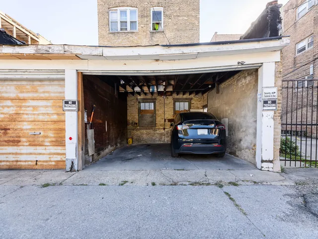 $840,000 | 6212 North Sacramento Avenue, Chicago, IL 60659