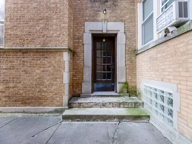 $840,000 | 6212 North Sacramento Avenue, Chicago, IL 60659