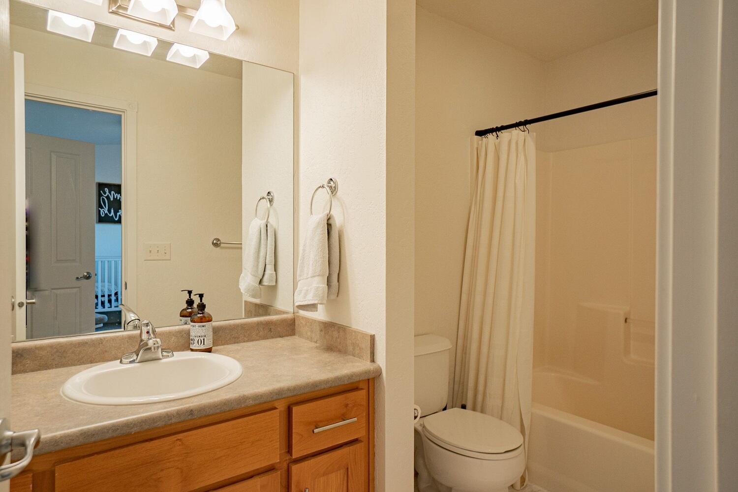 313 Live Oak Loop Central Point, OR 97502 - Photo 21 of 27 115