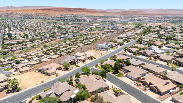 1609 East 10 S Street St. George, UT 84790 - Photo 67 of 68 Expansive aerial showcasing a residential neighborhood with varied architectural styles