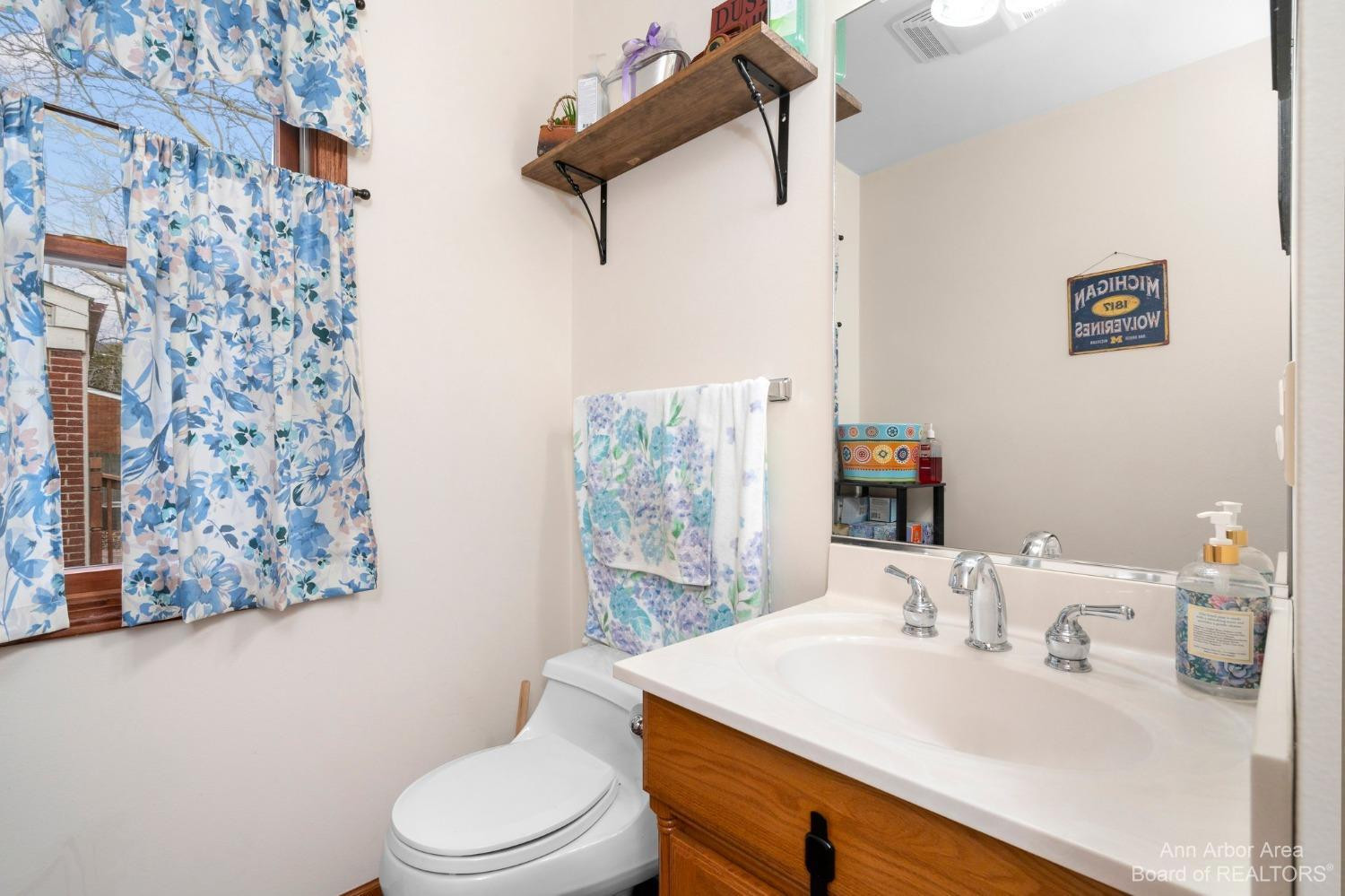 570 North Maple Road Ann Arbor, MI 48103 - Photo 13 of 58 Photo 13
