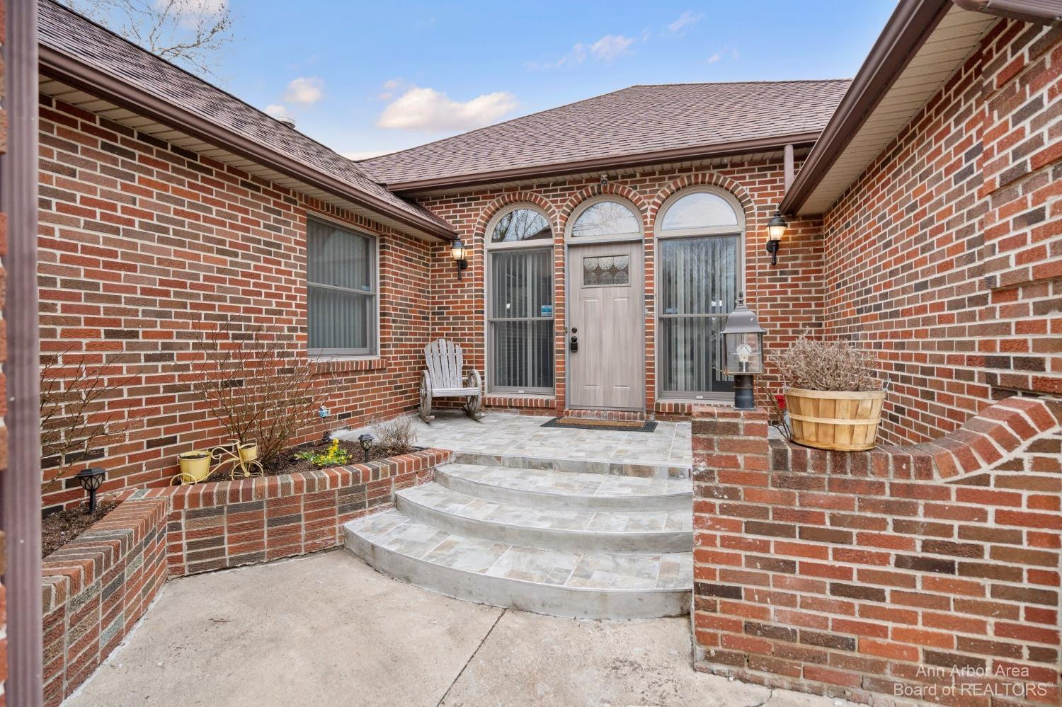 570 North Maple Road Ann Arbor, MI 48103 - Photo 2 of 58 Photo 2