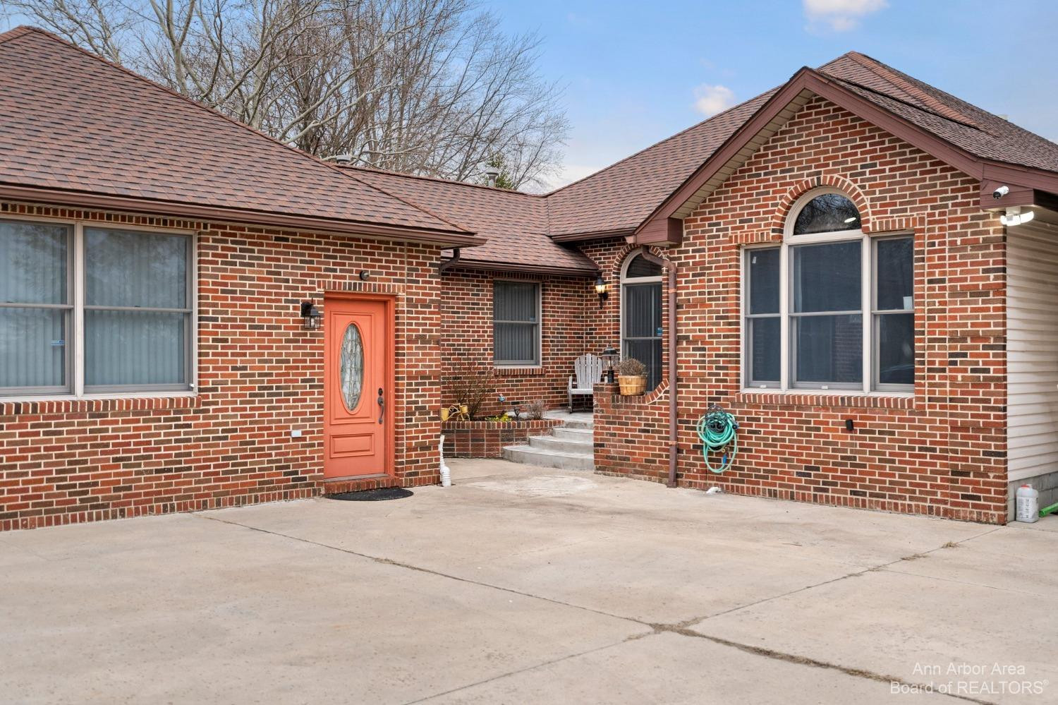 570 North Maple Road Ann Arbor, MI 48103 - Photo 4 of 58 Photo 4