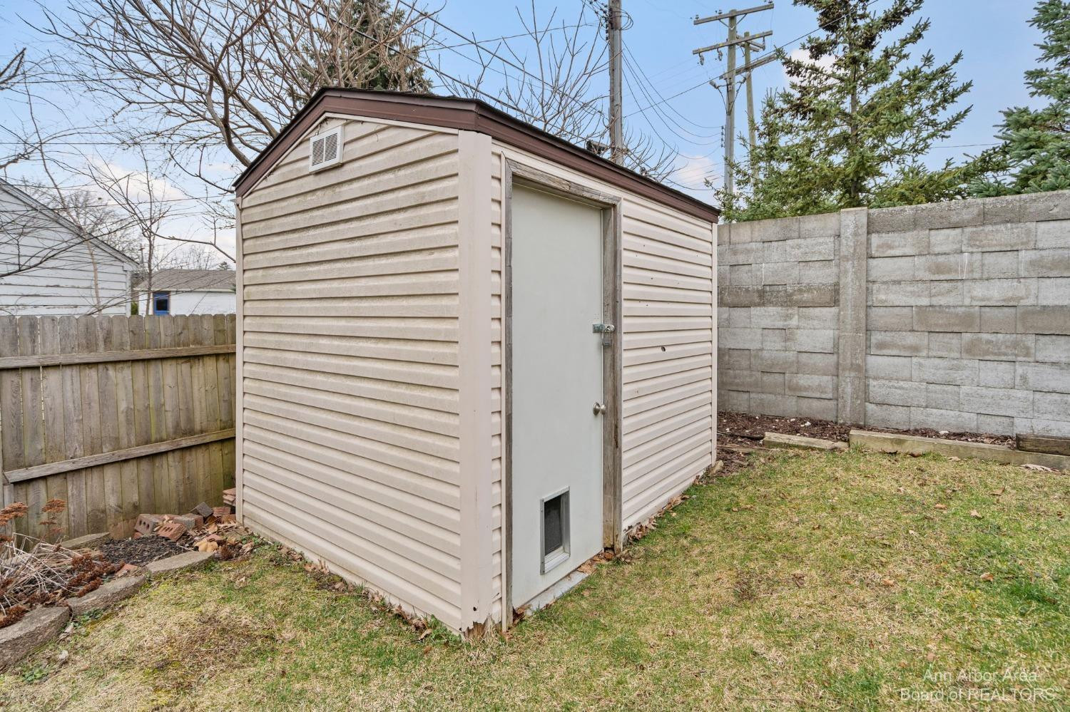 570 North Maple Road Ann Arbor, MI 48103 - Photo 54 of 58 Photo 54