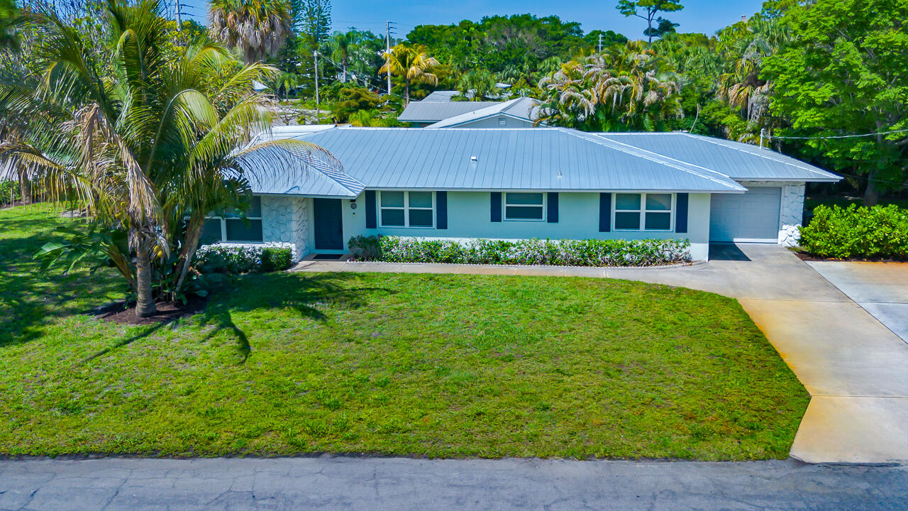 381 Southeast Edgewood Drive Stuart, FL 34996 - Photo 2 of 22 381 SE Edgewood Drive-1