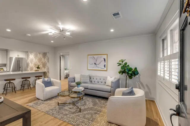 $3,300 | 7 Logan Street, Unit F, Charleston, SC 29401