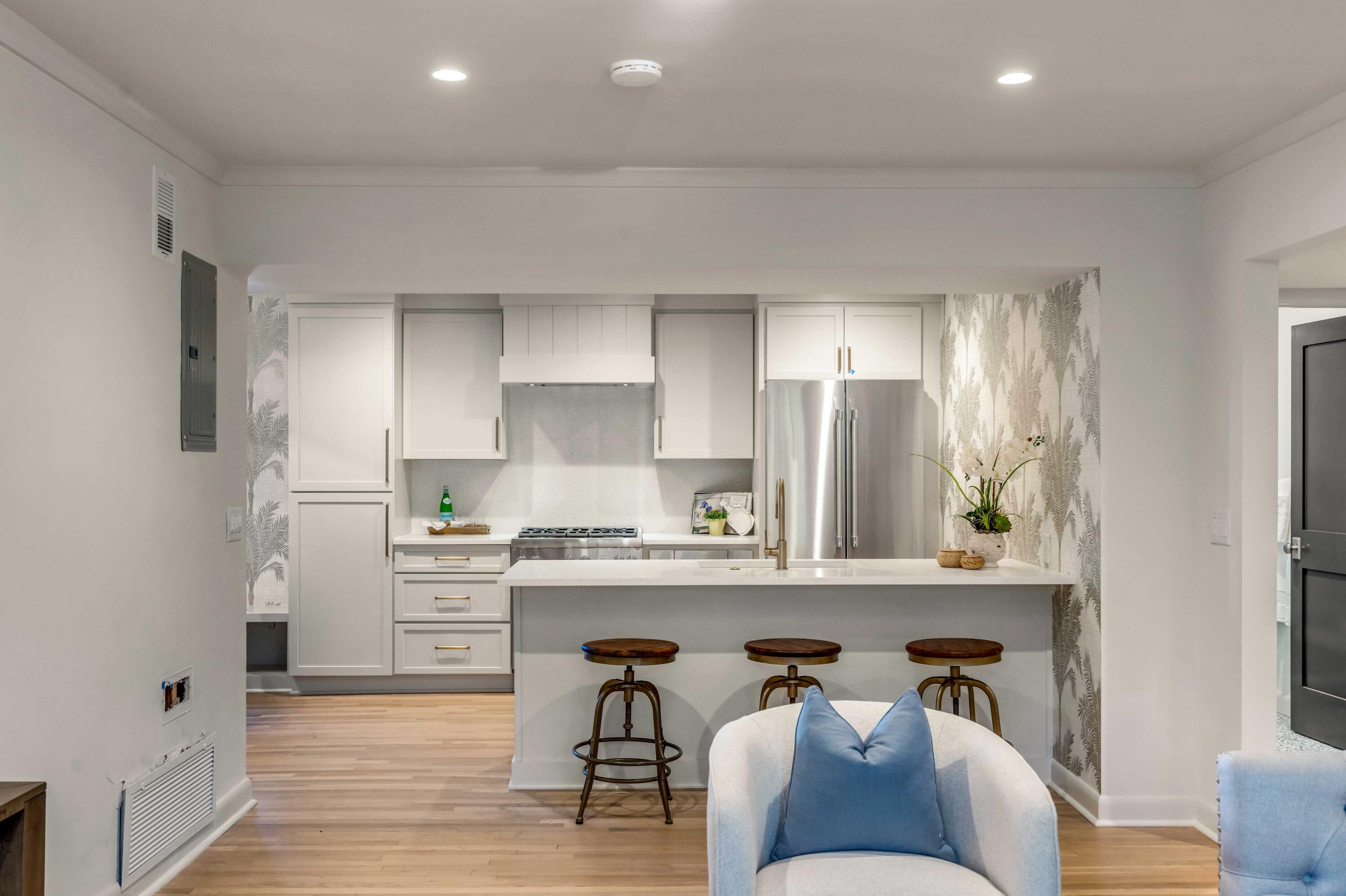 7 Logan Street, Unit F Charleston, SC 29401 - Photo 3 of 26 Living Room