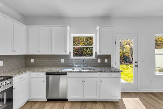 $299,990 | 127 Ironhorse Way, Dickson, TN 37055