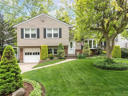 $1,298,000 | 38 Pell Terrace, Garden City, NY 11530