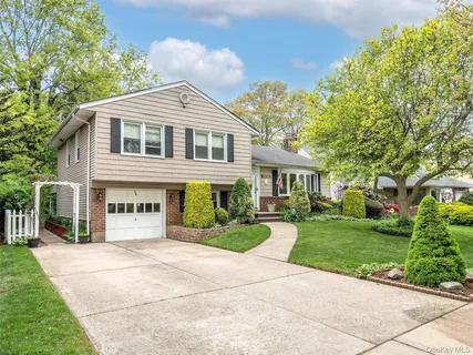 $1,298,000 | 38 Pell Terrace, Garden City, NY 11530