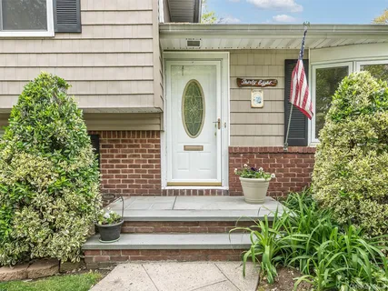 $1,298,000 | 38 Pell Terrace, Garden City, NY 11530